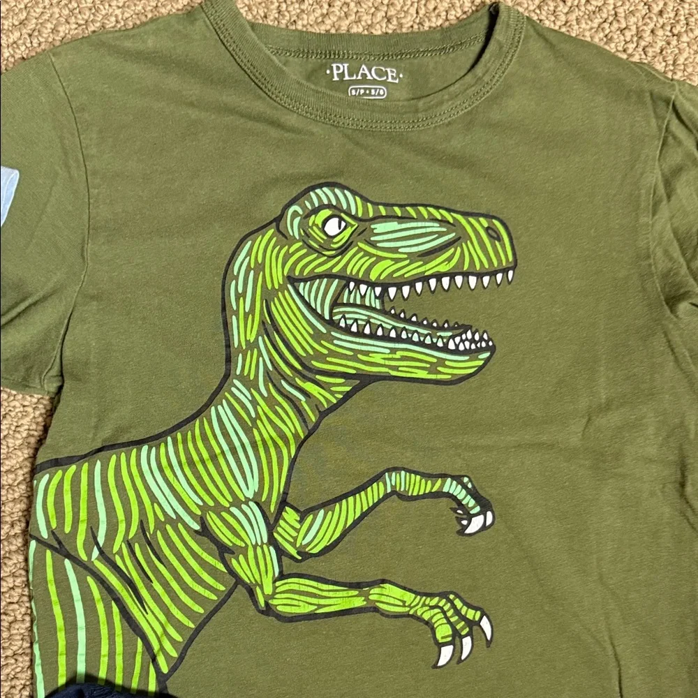The Children's Place (4) Dinosaur and Shark Graphic Tees - Blue, Green, Navy